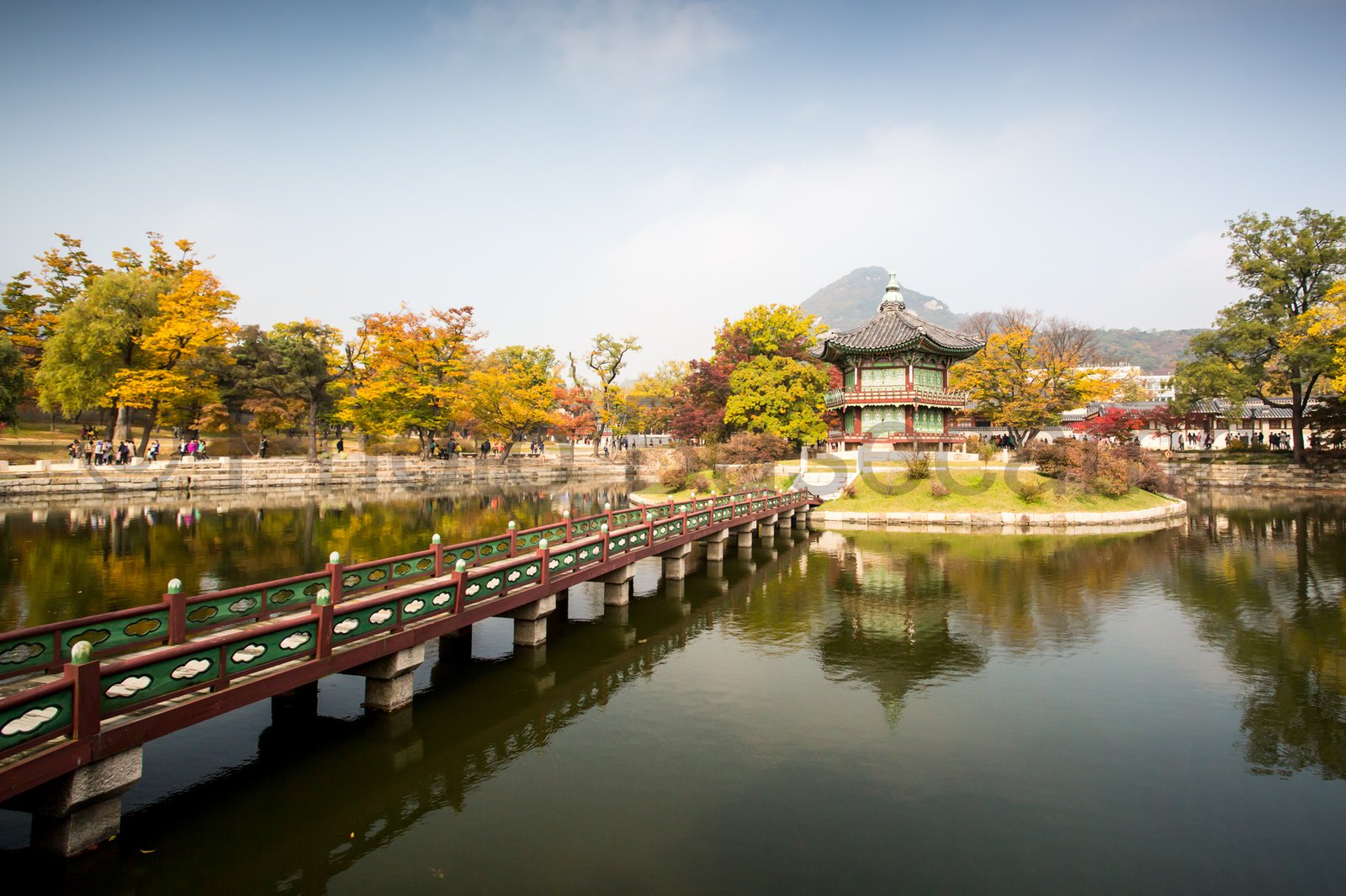Gyeongbokgung Palace in Autumn Gyeongbokgung Palace in Autumn