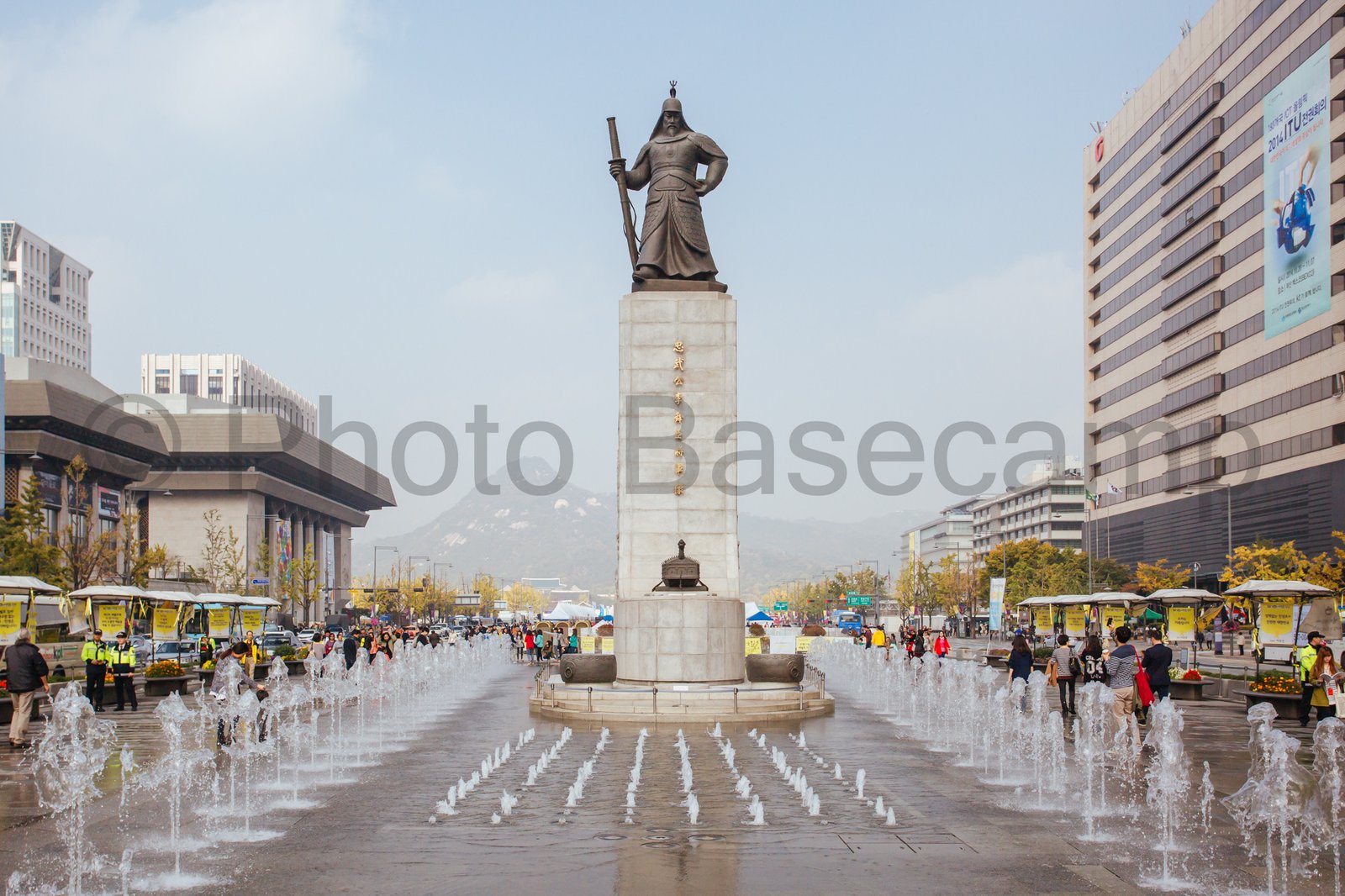 Statue of Admiral Yi Sun Shin in South Korea Statue of Admiral Yi Sun Shin in South Korea