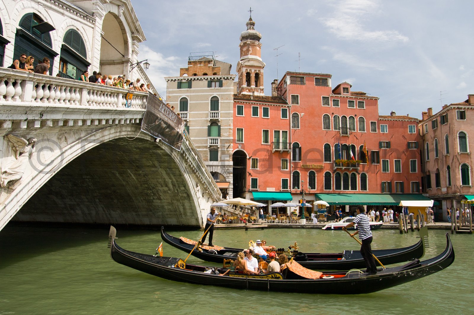 Ponte Di Rialto in Venice Italy Ponte Di Rialto in Venice Italy